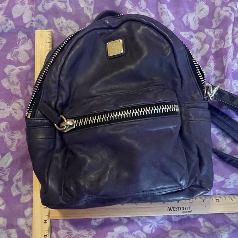 MCM rare dark purple Leather backpack! EUC! Apx 12 x 14 x 5“ - Picture 12 of 13